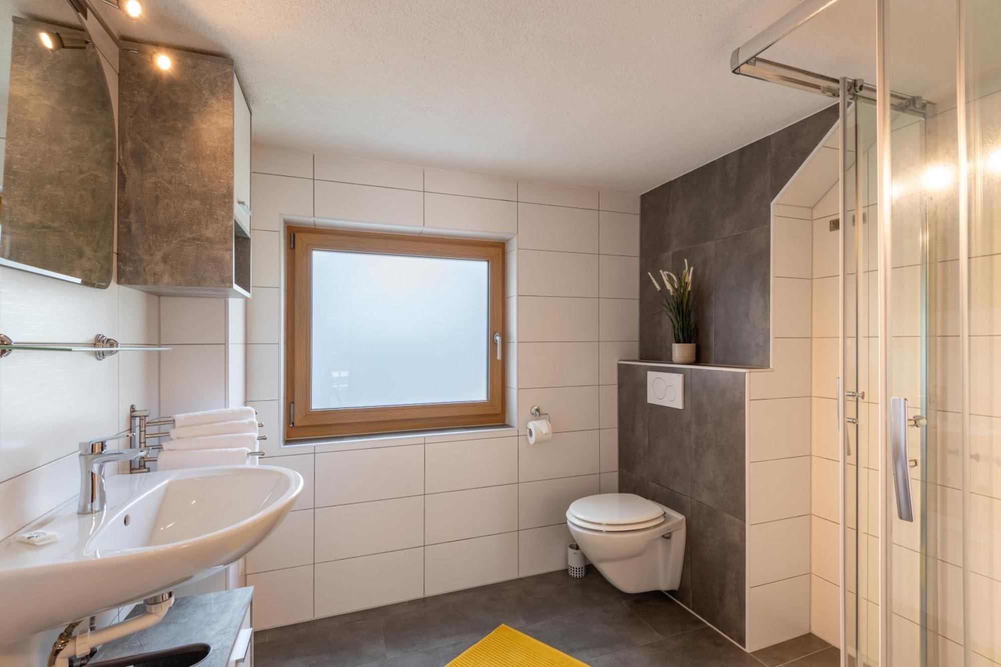 Modernes Apartment - 3 Schlafzimmer - 2 Kostenlose Parkplaetze Fügen Εξωτερικό φωτογραφία